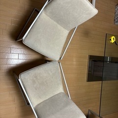 引き渡し者決定椅子2脚の画像