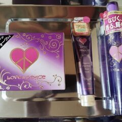 香水　ﾊﾝﾄﾞｸﾘｰﾑ　ﾍｱｺﾛﾝ　セット