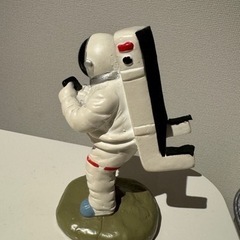 (錦糸町)宇宙飛行士のケータイ置き場の画像