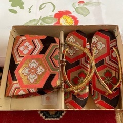 7歳向け・表側正絹・レトロ着物、飾り帯、バッグ、草履のセット・目立たない汚れありの画像