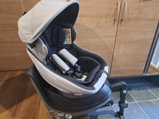 Combi チャイルドシート ISOFIX グレー　コンビ　CG-UIG Combi チャイルドシート ISOFIXシリーズ グレー Combi