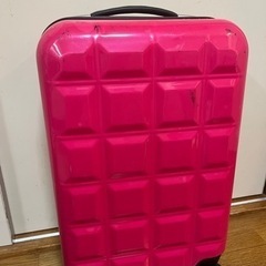無料‼️トランク　ショッキングピンク色　中古