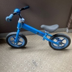 ストライダー　乗り物