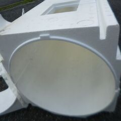 差し上げます 発泡スチロール DIY 工作材料 梱包緩衝材 園芸鉢植え底上げ材等 長さ129㎝ 2分割 の画像