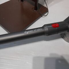 【配送出来ます】DYSON v7 slim  純正アタッチメント スタンド付き（近くなら配送も可能です。宅配もお問合せ下さい）の画像