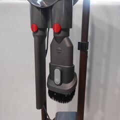 【配送出来ます】DYSON v7 slim  純正アタッチメント スタンド付き（近くなら配送も可能です。宅配もお問合せ下さい）の画像