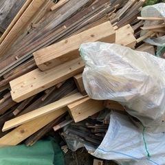 端材　切れ端　材料　解体材など焚き火などに