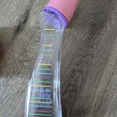 値下げします哺乳瓶・おでかけエプロンセットの画像