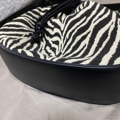 ジブラ柄（シマウマ柄）ハンドバッグの画像