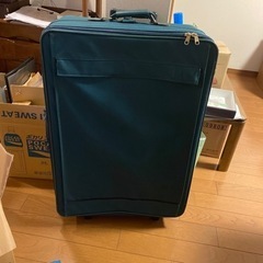 スーツケース緑高さ80cm軽量