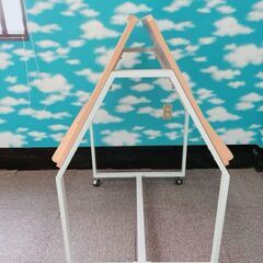 新品　新聞閲覧台　ボード　掲示板の画像
