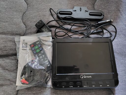 Qriom ヘッドレストモニターDVDプレーヤー AC DC