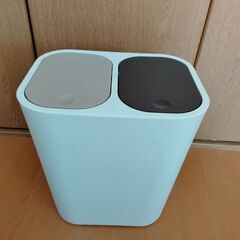 フタ付き分別ゴミ箱