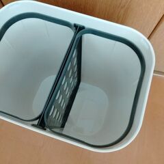 フタ付き分別ゴミ箱の画像