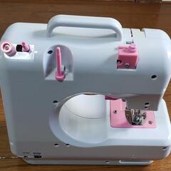 電動ミシン　電源コードとフットペダルは未使用です!の画像