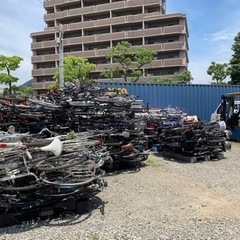 回収作業、事業所内での作業などの画像