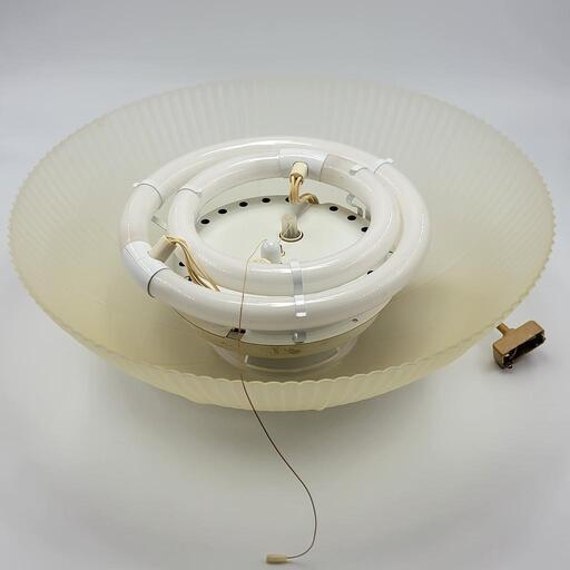 吊り下げ型照明器具・動作確認済み・傘幅50cm×高さ17cm