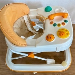 コンビ　よちよちキーパー　YA 歩行器