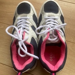 ケイパー　スニーカーセットの画像