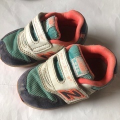 ニューバランス　スニーカー　14.0㎝　キッズ　女の子　男の子