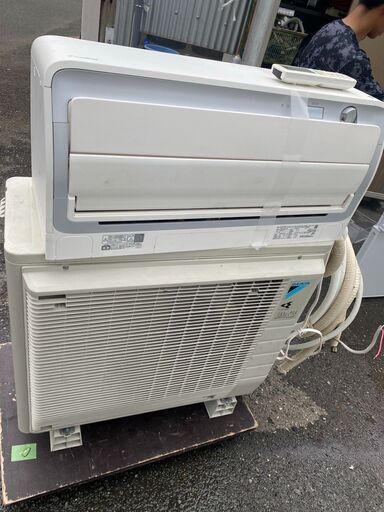 北九州市配送取付工事込み金額　2019年14畳 DAIKIN ルームエアコンうるさらX RXシリーズ 主に14畳用 F40ZTRXP-W