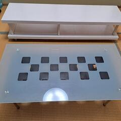 ガラスローテーブルとテレビ台ローボード（マナベインテリアハーツとニトリ)のセットの画像