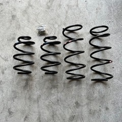 日産Z11キューブ用 純正スプリング4本
