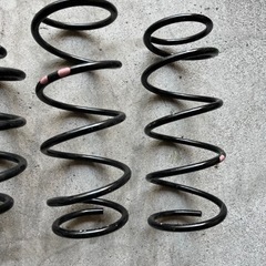 日産Z11キューブ用 純正スプリング4本の画像