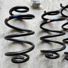 日産Z11キューブ用 純正スプリング4本の画像