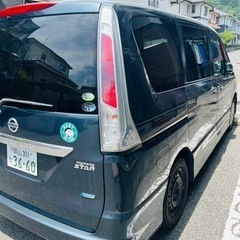日産セレナ8人乗りの画像