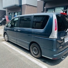 日産セレナ8人乗りの画像