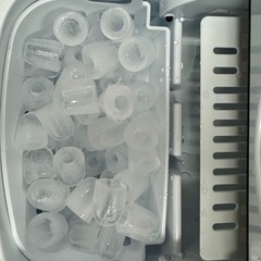 【お値下げしました！】6分で氷が作れるコンパクト高速製氷機 ICE-C01　No2722の画像