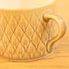 デンマークKronjyden(クロニーデン)社のJens H. Quistgaard(イェンス・クイストゴー)デザインRelief(レリーフ) カップ&ソーサー。木の葉の柄が愛らしいコーヒーカップ。の画像