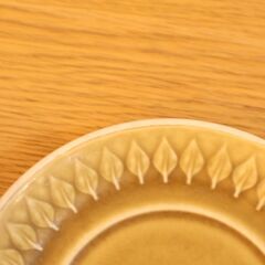 デンマークKronjyden(クロニーデン)社のJens H. Quistgaard(イェンス・クイストゴー)デザインRelief(レリーフ) カップ&ソーサー。木の葉の柄が愛らしいコーヒーカップ。の画像