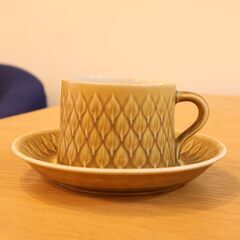 デンマークKronjyden(クロニーデン)社のJens H. Quistgaard(イェンス・クイストゴー)デザインRelief(レリーフ) カップ&ソーサー。木の葉の柄が愛らしいコーヒーカップ。の画像