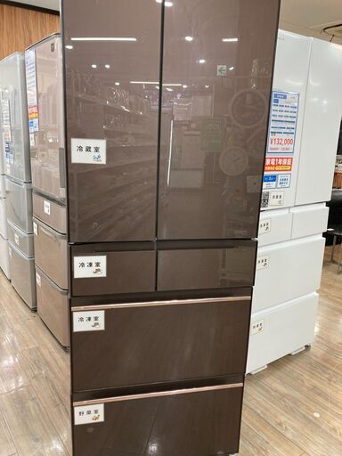 HITACHI（ヒタチ）の６ドア冷蔵庫のご紹介です