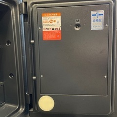 エーコー 家庭用耐火金庫 OSD-FE ガードマスター テンキー式/指紋照合式 A4ファイル収納 一般紙用1時間耐火試験合格 EIKOの画像