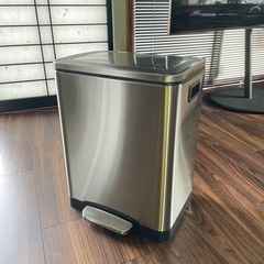 オシャレなスチール製ゴミ箱　分別可能　　
