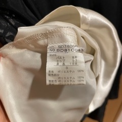 アールユーのドレス、黒の画像