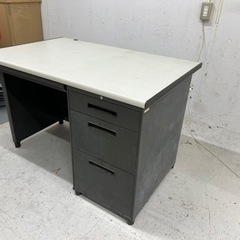 ITOKI製 オフィス　デスクの画像