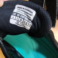 野球スパイクの画像