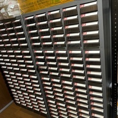 希少、通販に最適　金属製引出しパーツボックス　スチールキャビネット　収納　