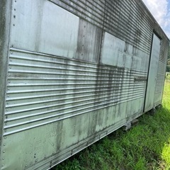 アルミコンテナ４トン車に乗ってる大きさですの画像