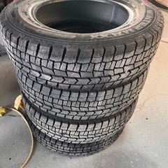 スタッドレスタイヤ　175 /70R14   バリ山　