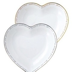 【受付終了】175.【新品】定価4,000円程　4℃[ヨンドシー] ペアハートボウル 生活雑貨 食器 プレート  お皿 器 カトラリー 以下検索ワード IKEA ニトリ Francfranc 無印好きに！食器棚においてもおしゃれ　お皿　指輪　結婚式の画像