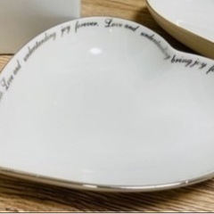 【受付終了】175.【新品】定価4,000円程　4℃[ヨンドシー] ペアハートボウル 生活雑貨 食器 プレート  お皿 器 カトラリー 以下検索ワード IKEA ニトリ Francfranc 無印好きに！食器棚においてもおしゃれ　お皿　指輪　結婚式の画像