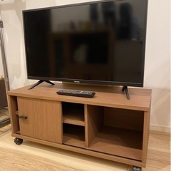 【美品】Hisense32型テレビ&テレビボードの画像