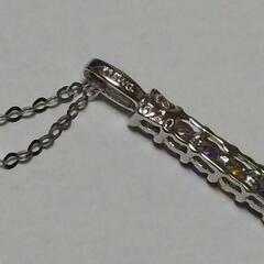 ⭕美品  K18WG ネックレス アミュレット マルチカラー 0.2カラットの画像