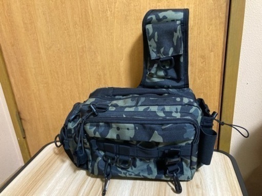 フィッシングバッグ　迷彩