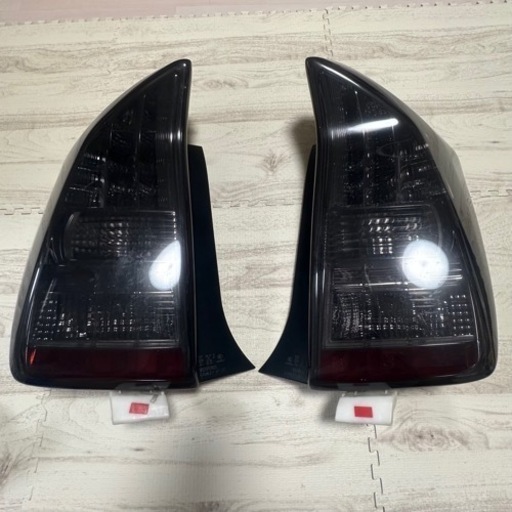 30プリウス 前期テールランプ(スモークカバー付き)